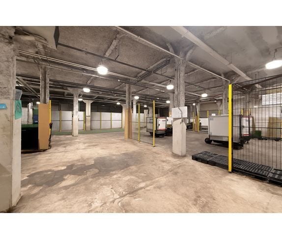 Industrial in Paris for lease Interior Photo- Image 1 of 7