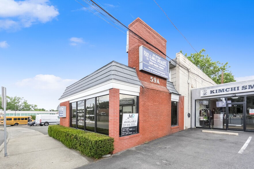 59 A Kinderkamack Rd, Westwood, NJ à louer - Photo du bâtiment - Image 2 de 21