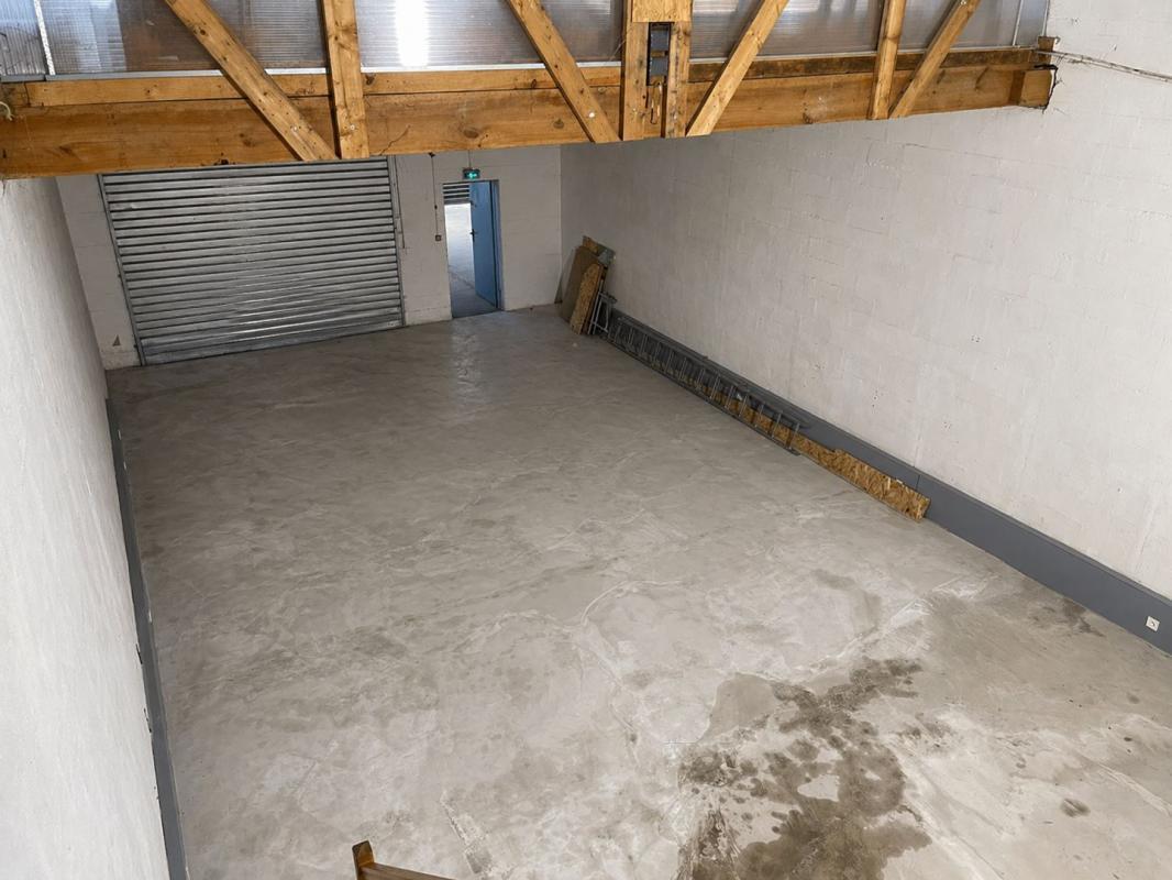 Industrial in Bordeaux for lease Interior Photo- Image 1 of 7