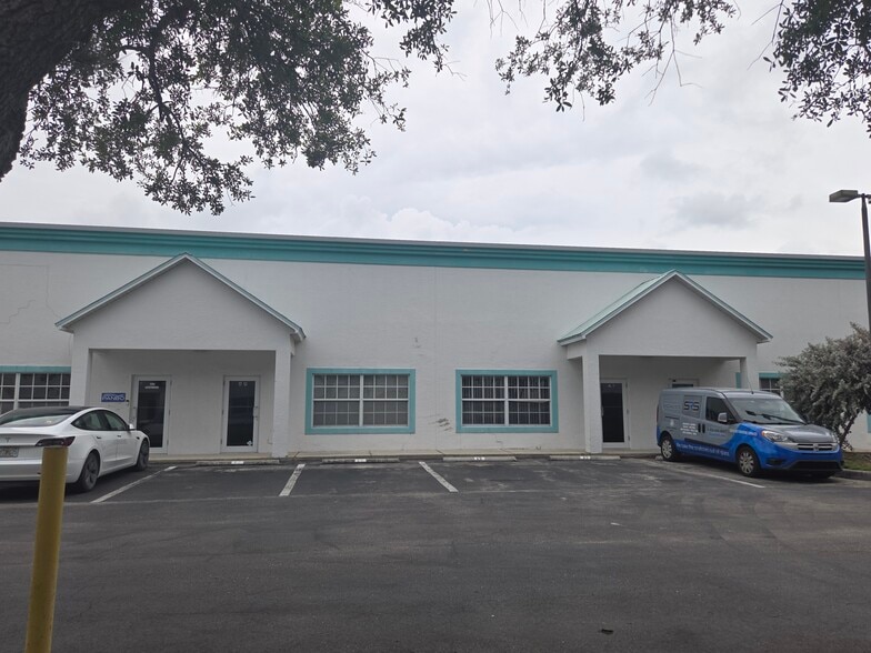 3550 Work Dr, Fort Myers, FL for lease - Building Photo - Image 1 of 12