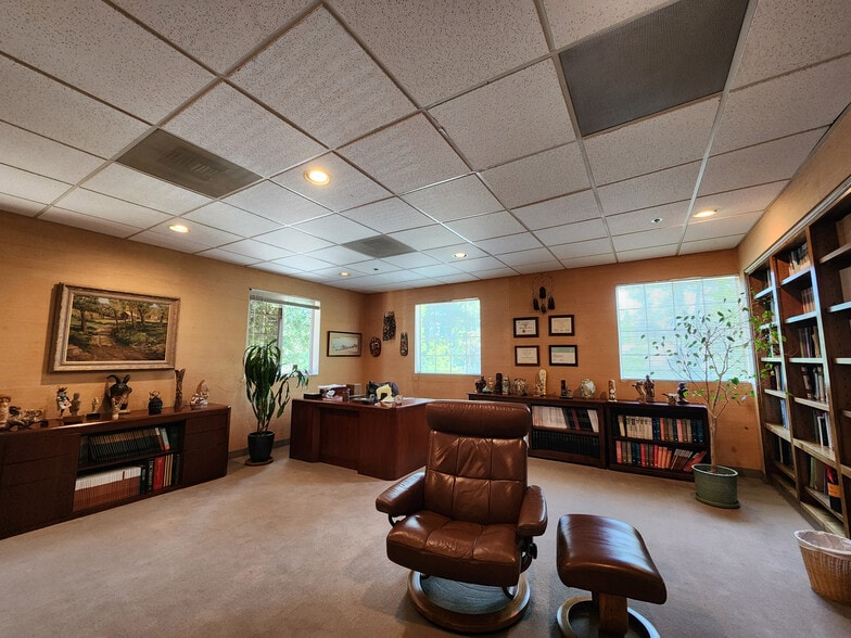 1240 S Westlake Blvd, Westlake Village, CA for sale - Interior Photo - Image 2 of 25