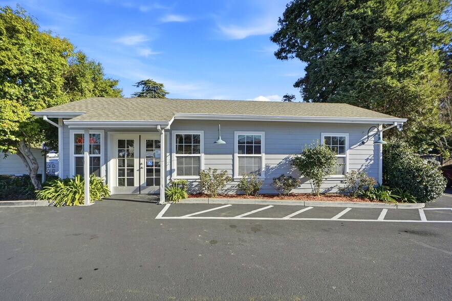 1380 Sebastopol Rd, Santa Rosa, CA à vendre - Photo du bâtiment - Image 2 de 41