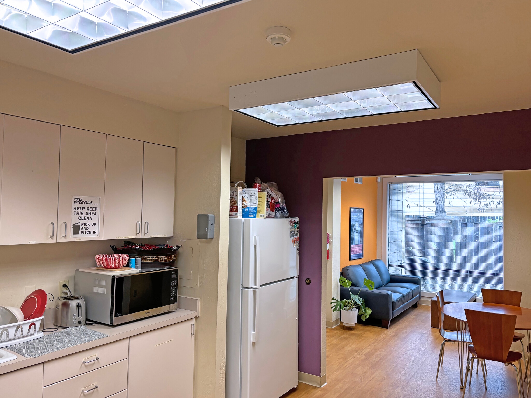 456 South E St, Santa Rosa, CA for lease Interior Photo- Image 1 of 14