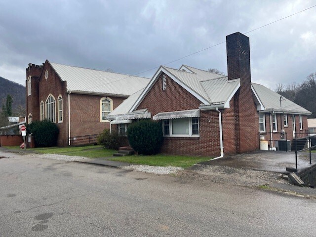 104 Frazier St, Cumberland, KY à vendre - Photo du bâtiment - Image 2 de 10