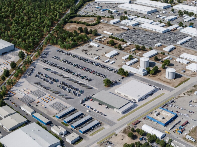 647 N WW White Rd, San Antonio, TX à louer - Photo du bâtiment - Image 3 de 3