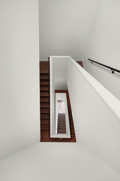 1375 N Wygant ST, Portland, OR for sale - Interior Photo - Image 3 of 38