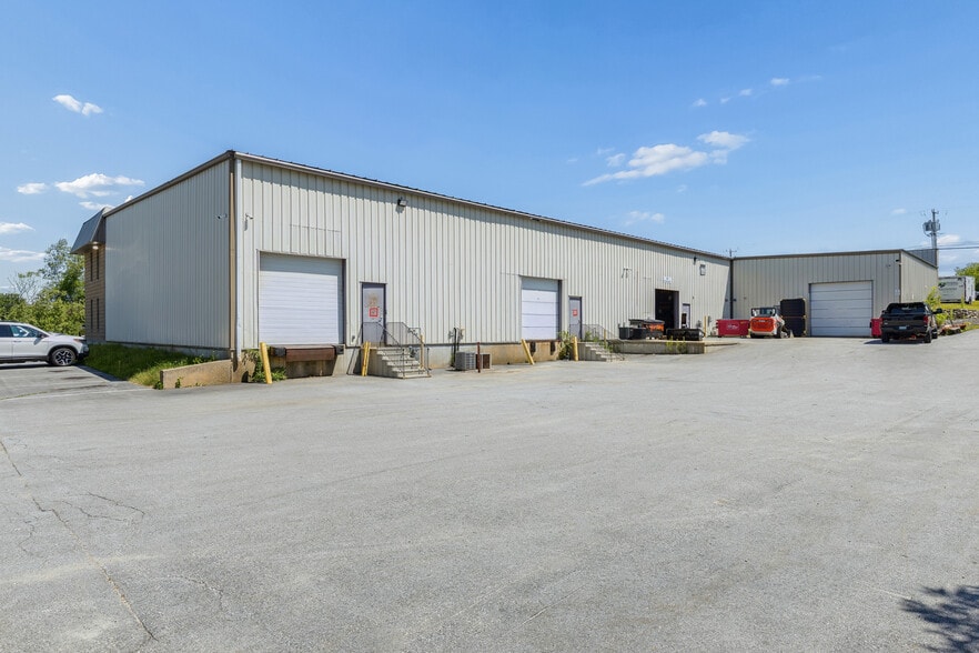51 Harvey Rd, Londonderry, NH for sale - Building Photo - Image 2 of 25