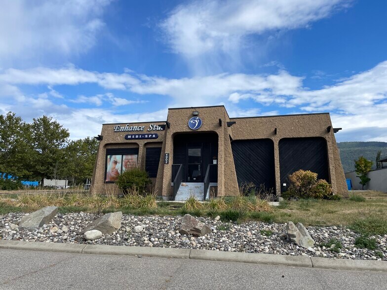 4902 24 St, Vernon, BC à vendre - Photo principale - Image 1 de 1