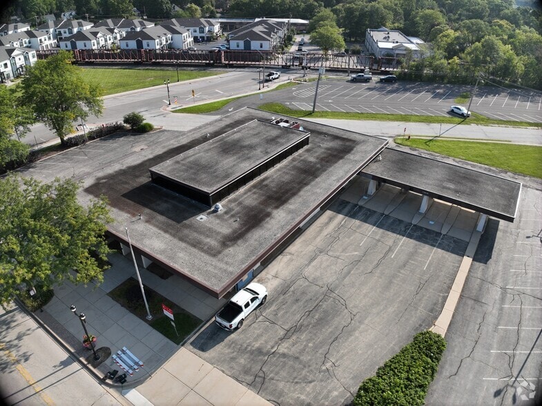 469 N Seymour Ave, Mundelein, IL for sale - Matterport Community - Image 3 of 27