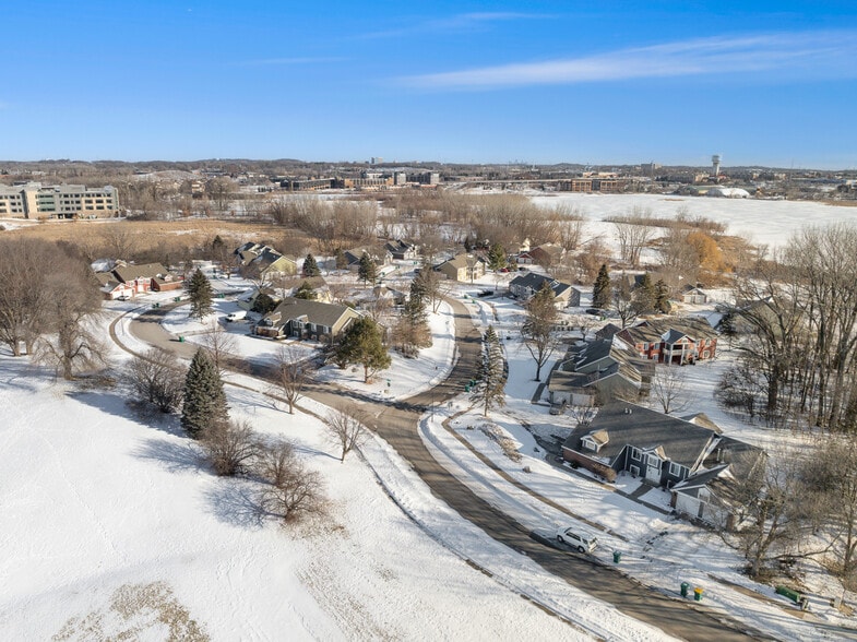 8254 Windsong Dr, Eden Prairie, MN à vendre - Photo du bâtiment - Image 2 de 22