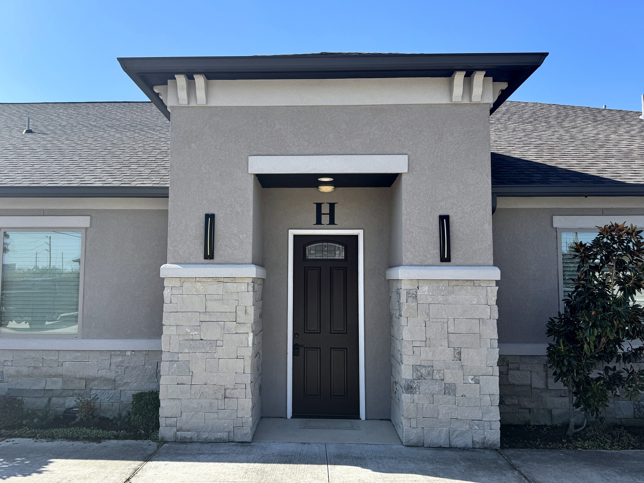 12262 Queenston Blvd, Houston, TX for lease Building Photo- Image 1 of 21