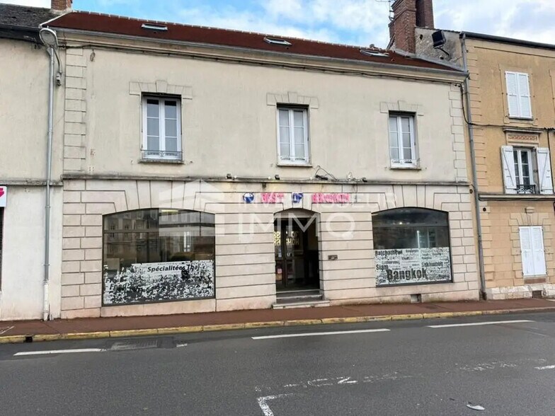 Retail in Melun for lease - Building Photo - Image 3 of 6