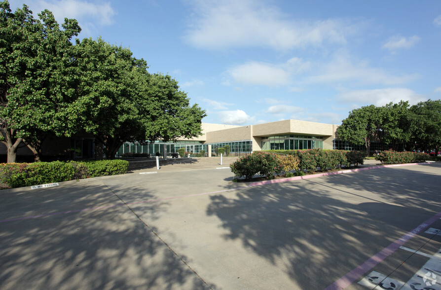 4400 Regent Blvd, Irving, TX for sale - Building Photo - Image 1 of 1