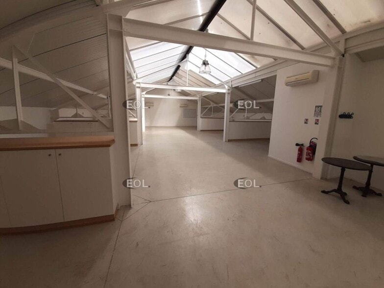 Flex in Saint-Maur-des-Fossés for sale - Interior Photo - Image 3 of 8