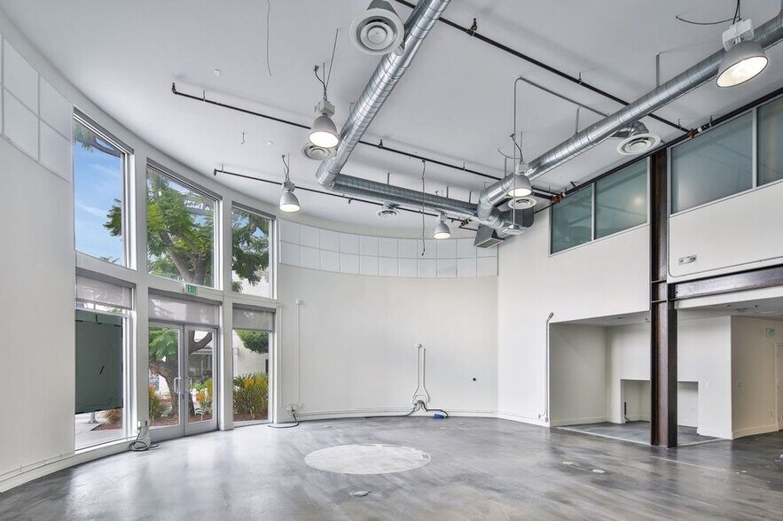 8273-8277 Beverly Blvd, Los Angeles, CA à louer - Photo intérieure - Image 3 de 12