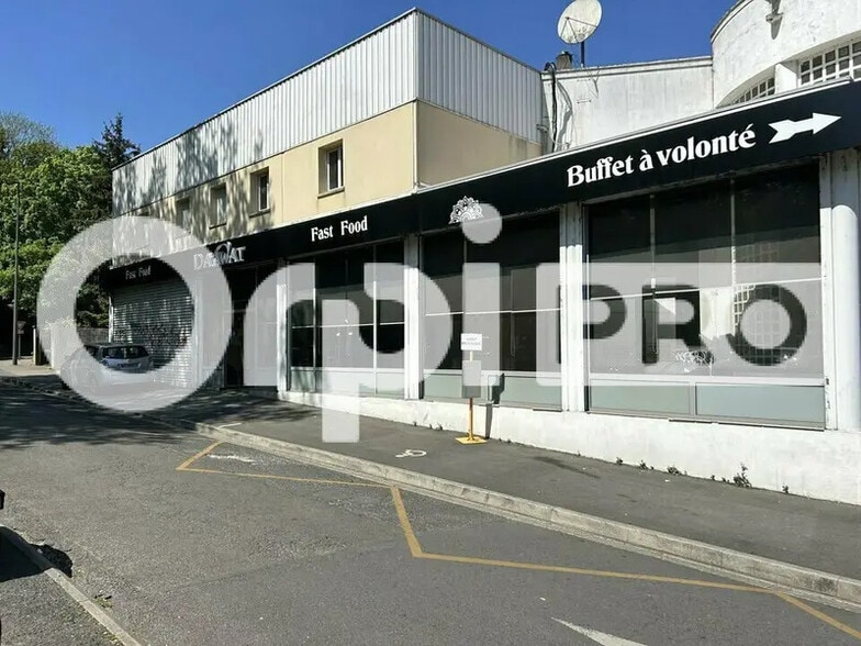 Retail in Beauvais for sale - Building Photo - Image 1 of 6