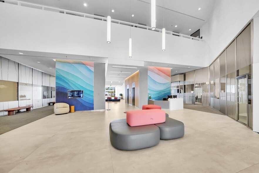 1301 Dove St, Newport Beach, CA for lease - Interior Photo - Image 2 of 9