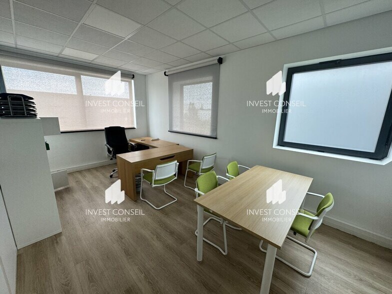 17 Rue Georges Melies, Cormeilles-en-Parisis for lease - Interior Photo - Image 3 of 6