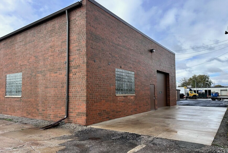 4911 Division St, Melrose Park, IL à vendre - Photo du bâtiment - Image 2 de 6