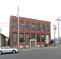 209 Center St, Bridgeport CT - Entrepôt