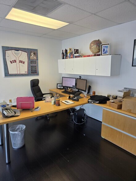 1400 NW 107th Ave, Miami, FL à louer - Photo du bâtiment - Image 3 de 28