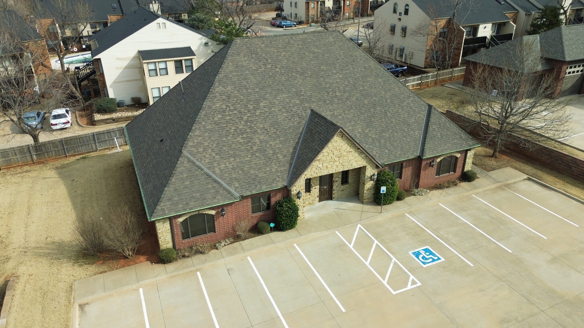 12308 Hidden Forest Blvd, Oklahoma City, OK à vendre Photo principale- Image 1 de 13