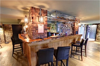 Allanvale Rd, Bridge Of Allan for lease Interior Photo- Image 1 of 2