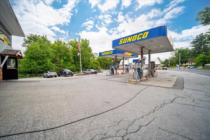 1316 Route 9W, Marlboro, NY à vendre - Photo du bâtiment - Image 2 de 36