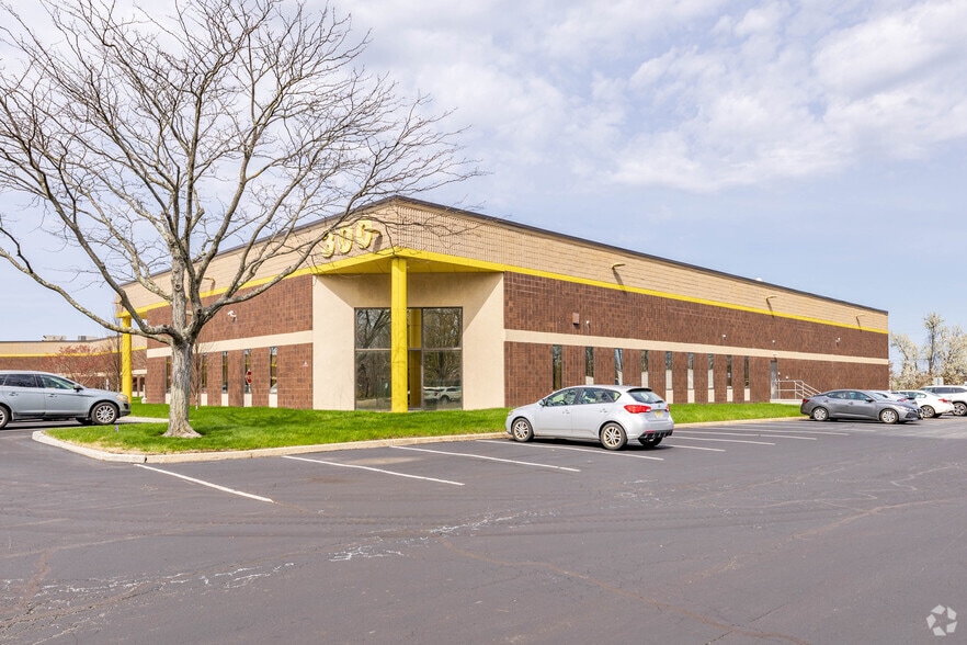 300 Columbus Cir, Edison, NJ for lease - Building Photo - Image 3 of 8