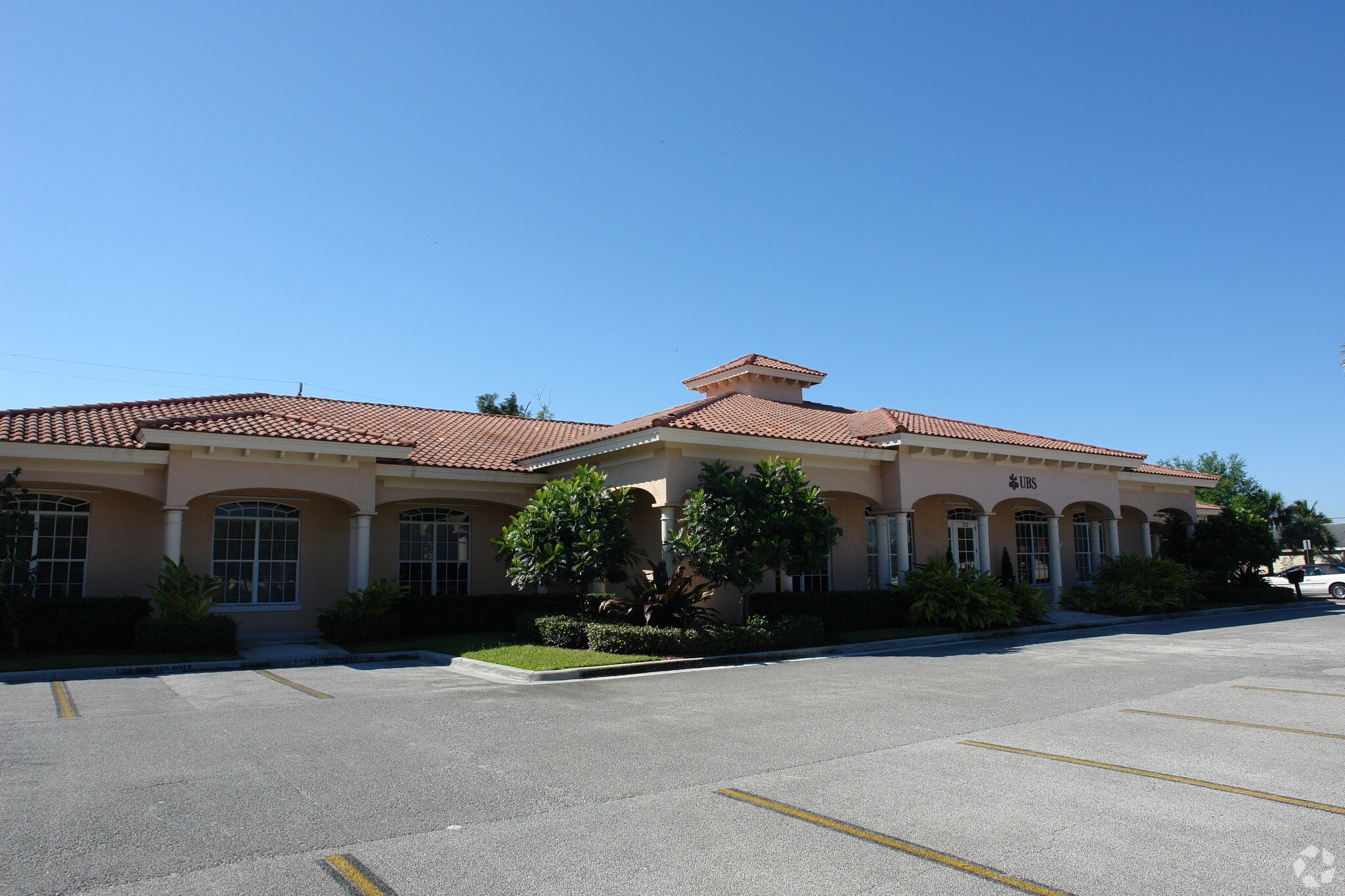 710 SE Ocean Blvd, Stuart, FL for lease Primary Photo- Image 1 of 18
