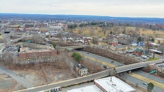 Plus de détails pour 55 Curtis St, New Britain, CT - Commerce de détail à vendre