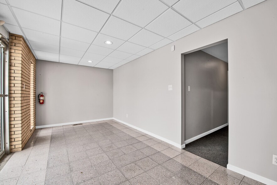 23380 Goddard Rd, Taylor, MI à louer - Photo intérieure - Image 3 de 18