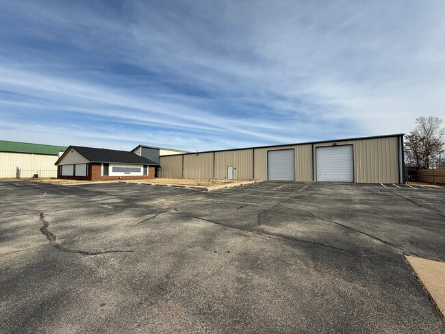Plus de détails pour 500 Beacon Dr, Oklahoma City, OK - Industriel à louer