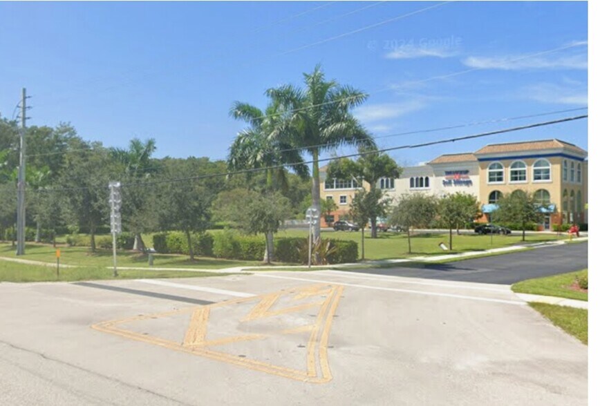 22774 S Tamiami Trl, Estero, FL à louer - Photo du bâtiment - Image 1 de 4