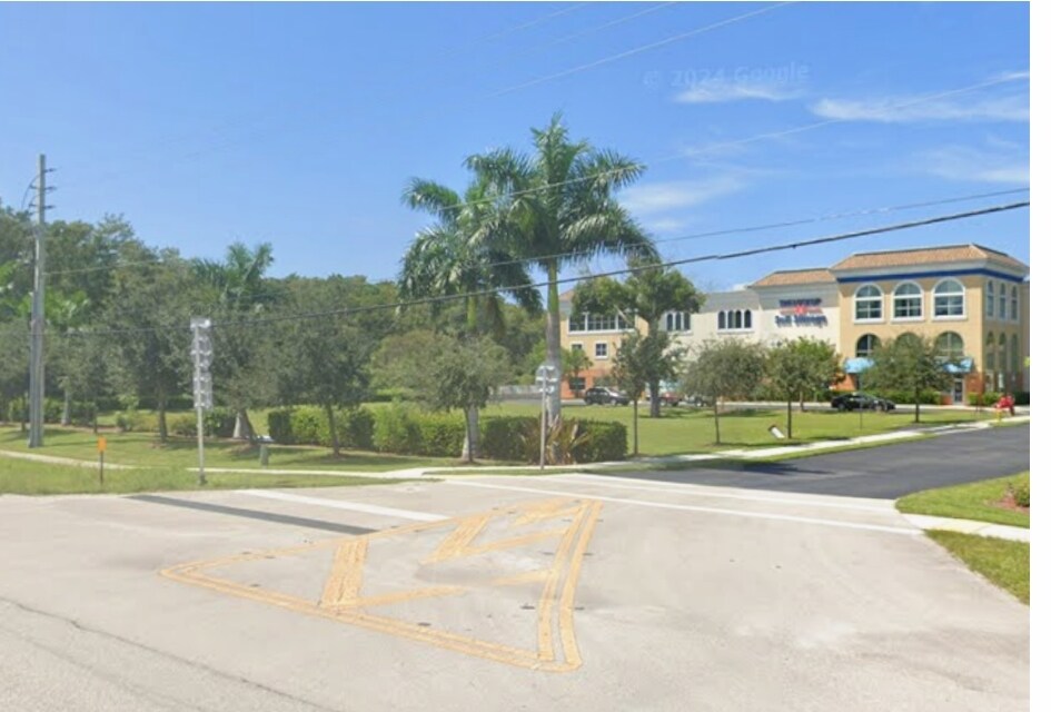 22774 S Tamiami Trl, Estero, FL à louer Photo du bâtiment- Image 1 de 5