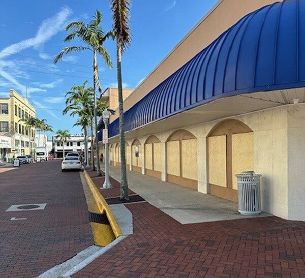 1515 Broadway, Fort Myers, FL à vendre - Photo du bâtiment - Image 3 de 11