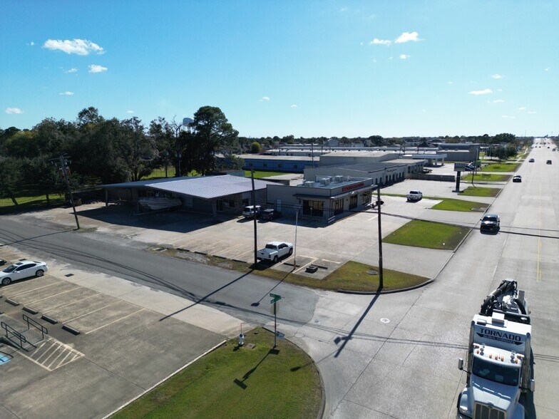 2701 Nall St, Port Neches, TX à vendre - Photo du bâtiment - Image 3 de 8