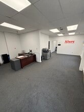 200 Engineers Rd, Hauppauge, NY à vendre Photo intérieure- Image 2 de 8