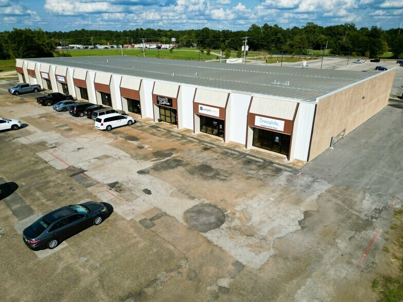 440 N Eastman Rd, Longview, TX à louer - Photo du bâtiment - Image 3 de 13