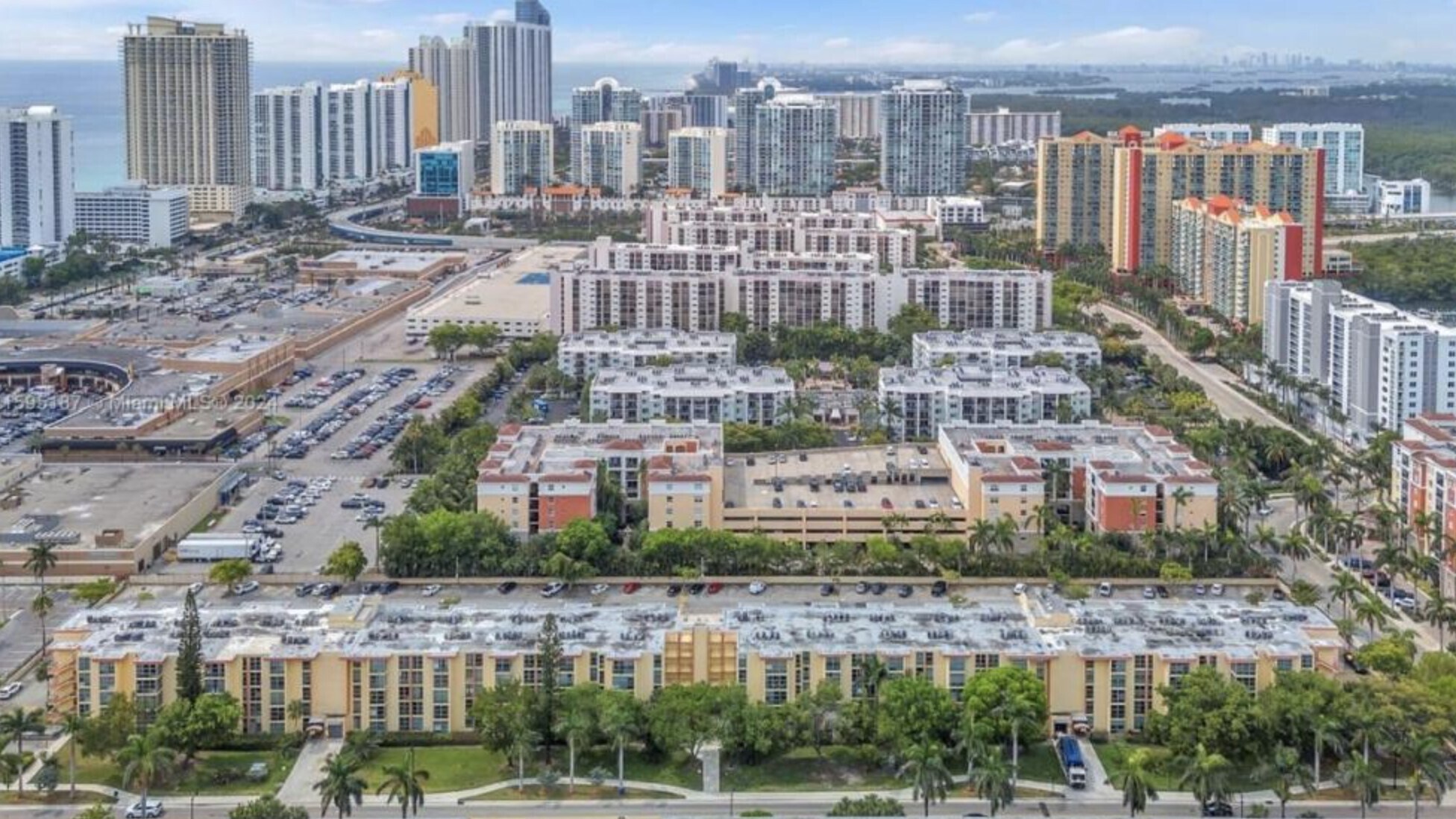200 172nd St, Sunny Isles Beach, FL for sale Primary Photo- Image 1 of 3
