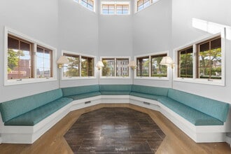 405 S Main St, Naperville, IL à louer Photo intérieure- Image 1 de 15