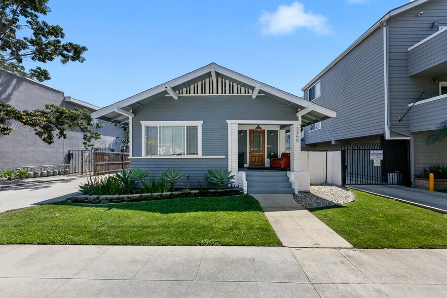 Long Beach Off-Campus Student Housing portfolio of 7 properties for sale on LoopNet.ca - Building Photo - Image 2 of 27