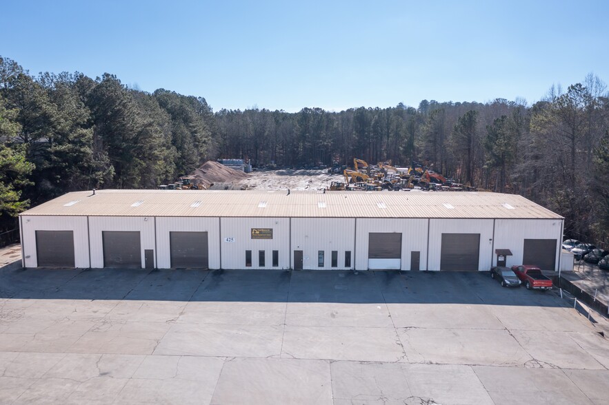 425 Sharon Industrial Way, Suwanee, GA for lease - Building Photo - Image 2 of 4