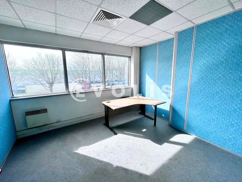 Office in Grigny for sale - Interior Photo - Image 3 of 6