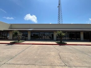 4328-4406 Dowlen Rd, Beaumont, TX for lease Building Photo- Image 1 of 1