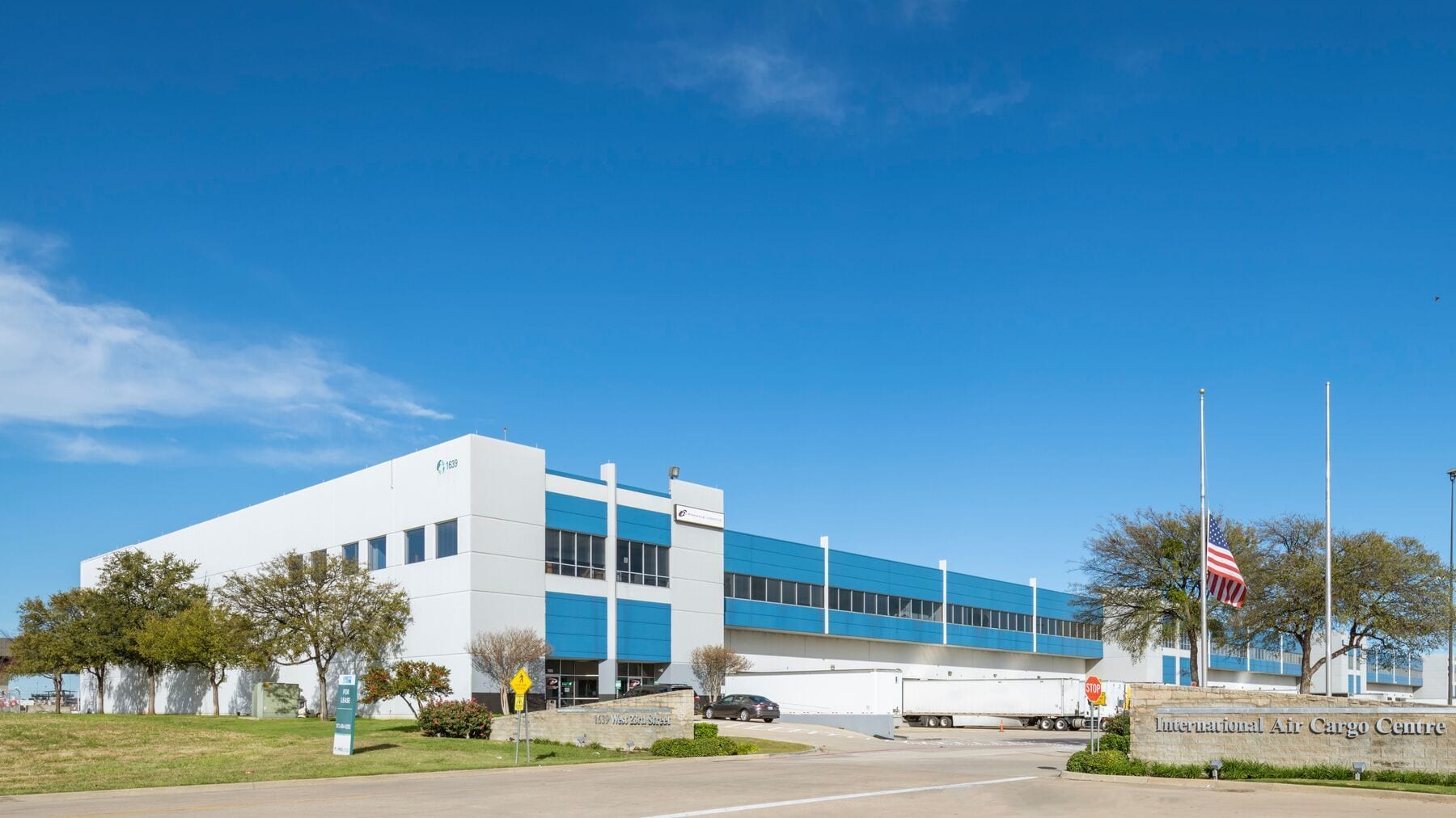 1639 W 23rd St, Dallas, TX for lease Primary Photo- Image 1 of 3