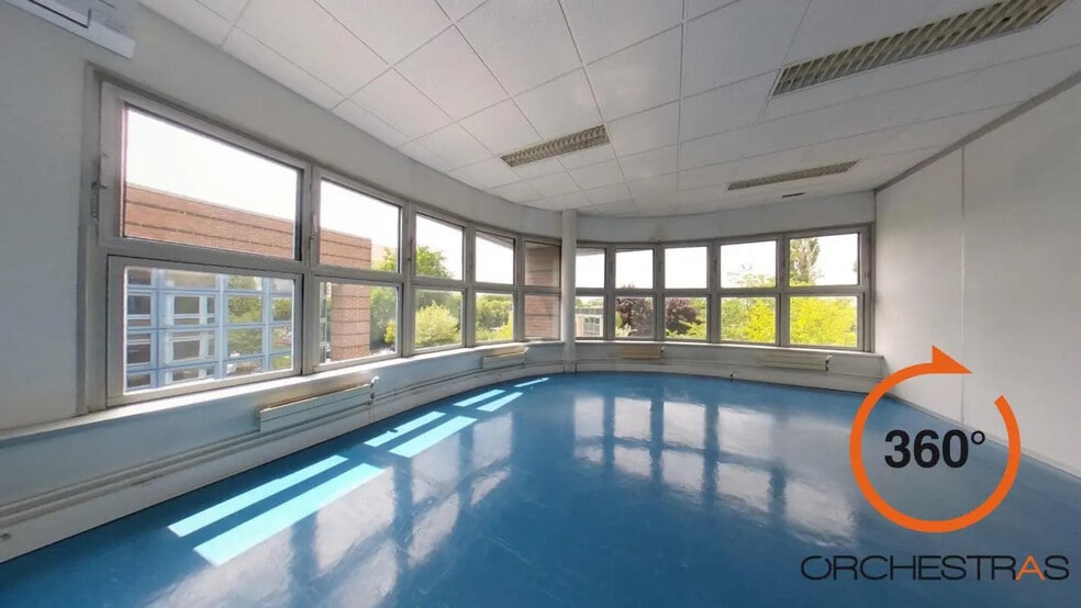 Office in Villiers-sur-Marne for lease - Interior Photo - Image 1 of 4