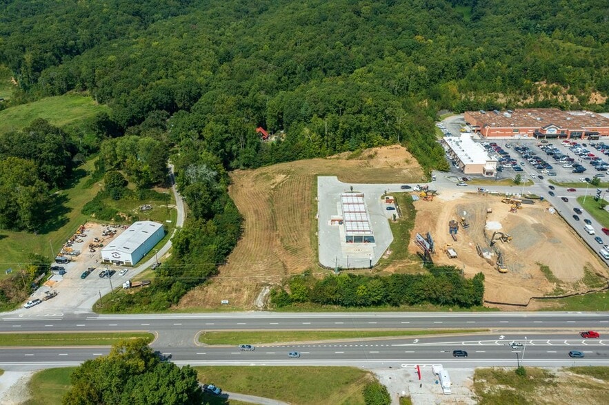 2030 Roane State Hwy, Harriman, TN for sale - Building Photo - Image 3 of 8