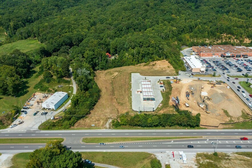 2030 Roane State Hwy, Harriman, TN à vendre - Photo du bâtiment - Image 3 de 8