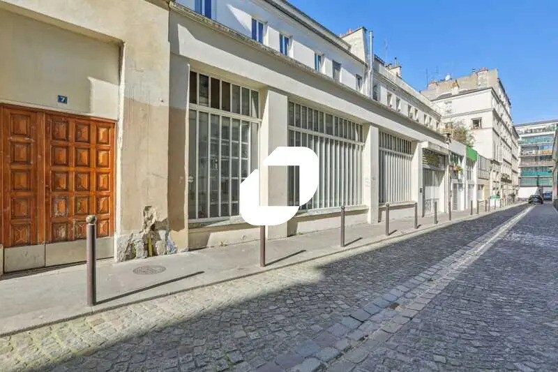 Retail in Paris for lease Building Photo- Image 1 of 15